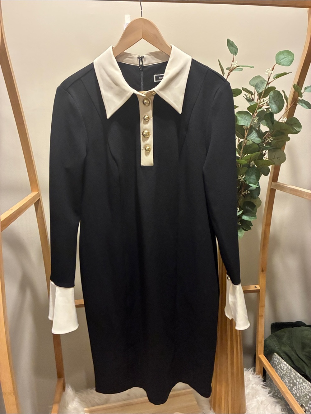 Melanie Lyne Contrast Collar Black Long-Sleeve Dress with Gold Buttons a150